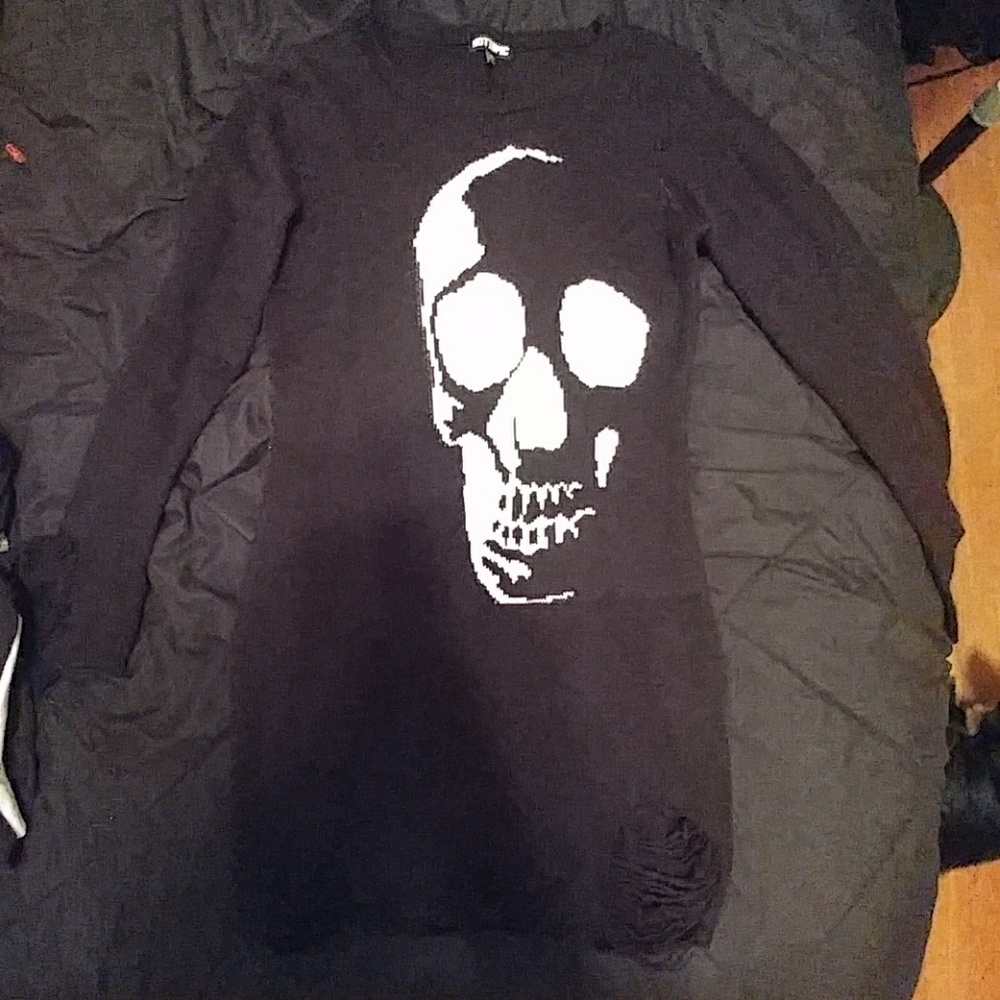 Skull sweater